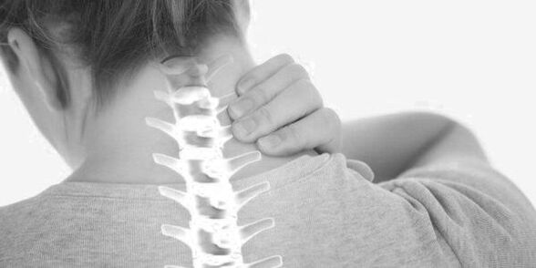 Ostéochondrose de la pathologie de la colonne cervicale du système musculo-squelettique.